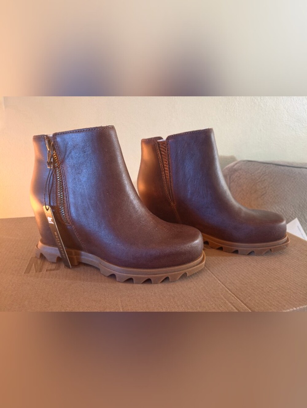 SOREL Joan of Arctic Wedge III Zip Waterproof Leather Boots Size 7 NIB